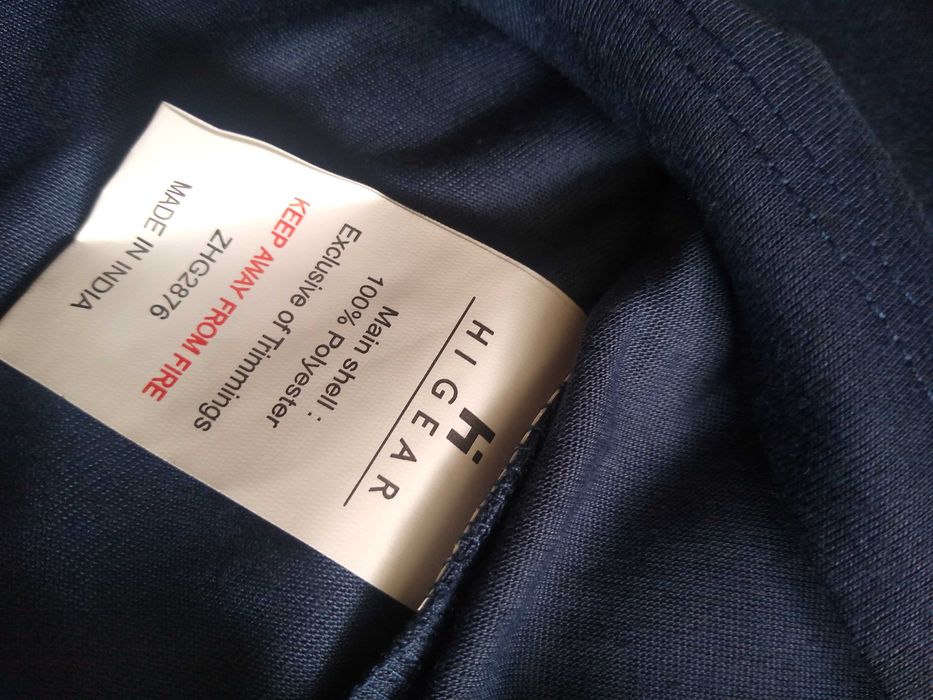 2 tricouri superbe noi, copii 7-8 ani