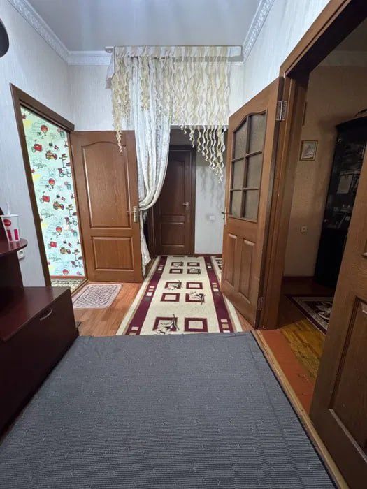 Продаю 4-х комнатную квартиру на Сергели 2