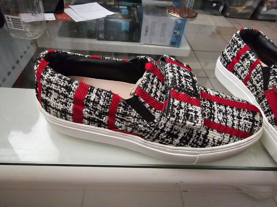 Tenesi Karl Lagerfeld