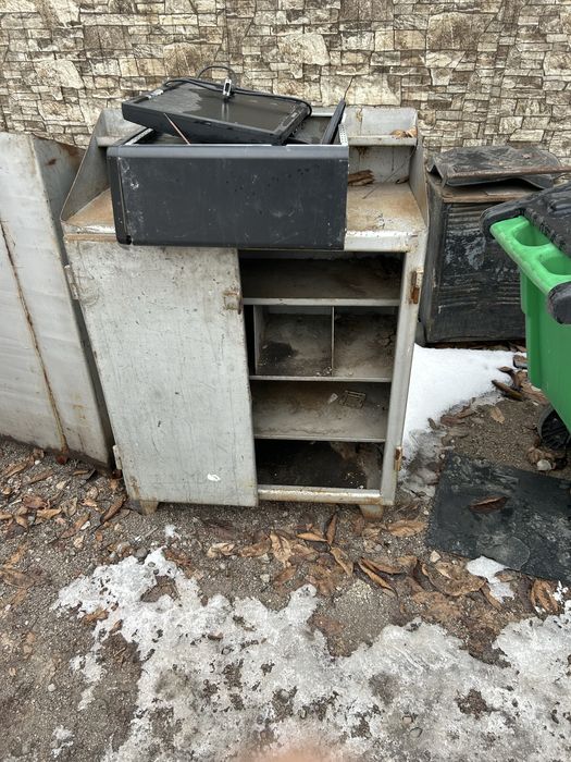 Стол шкаф металлический