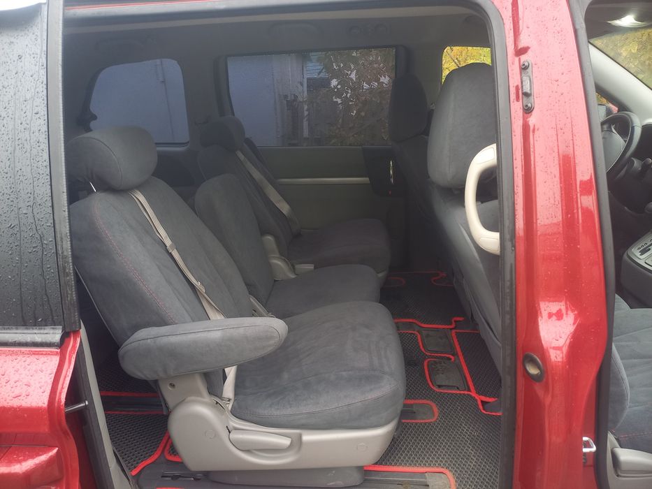 Продам KIA  Карневал 2011 года