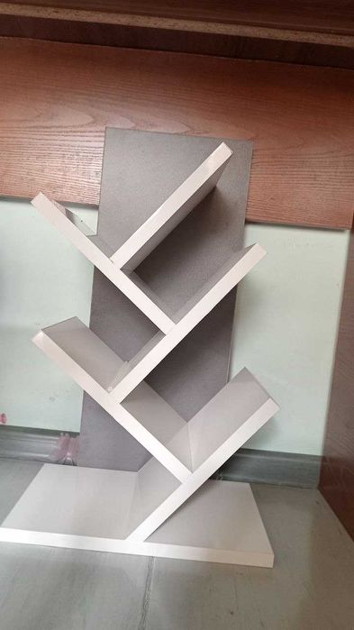 Полка для книг декоративная