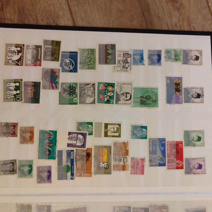 Clasor 16 pagini cu timbre