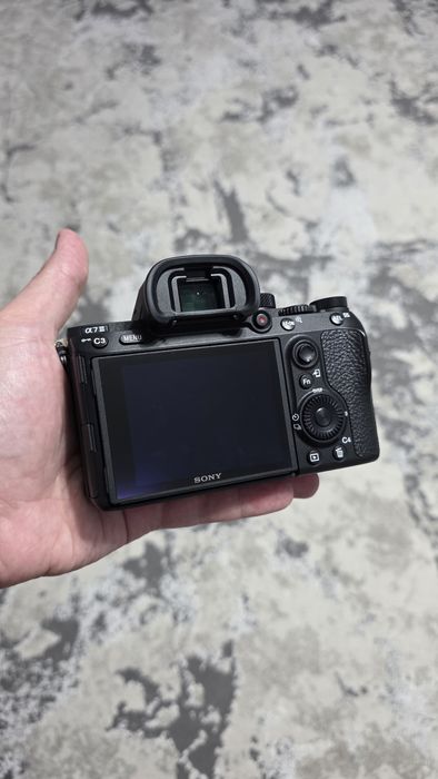 Продаю Sony A7 Mark 3