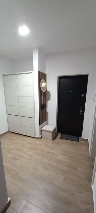 Închiriez apartament în Sanpetru