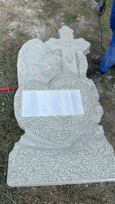 Monumente funerare com gemenele jud braila