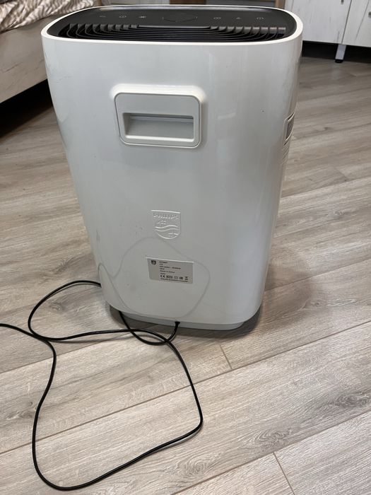 Продам очиститель воздуха philips