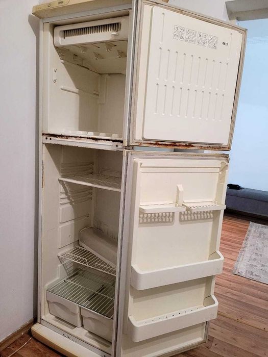 Холодильник Stinol в рабочем состоянии