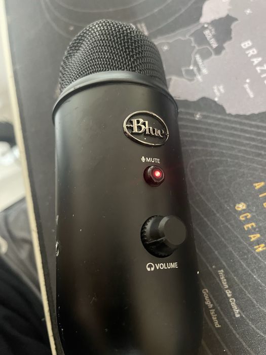 Microfon Logitech Yeti Blue dedicat Streaming
