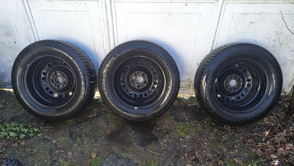 80€ за 3 бр зимни гуми с джанти 215/65 R16.
