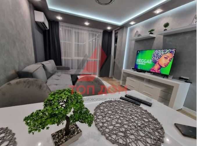 Дава се под наем Двустаен апартамент в Варна, Център - 65 кв.м за 612 € - Снимка #1