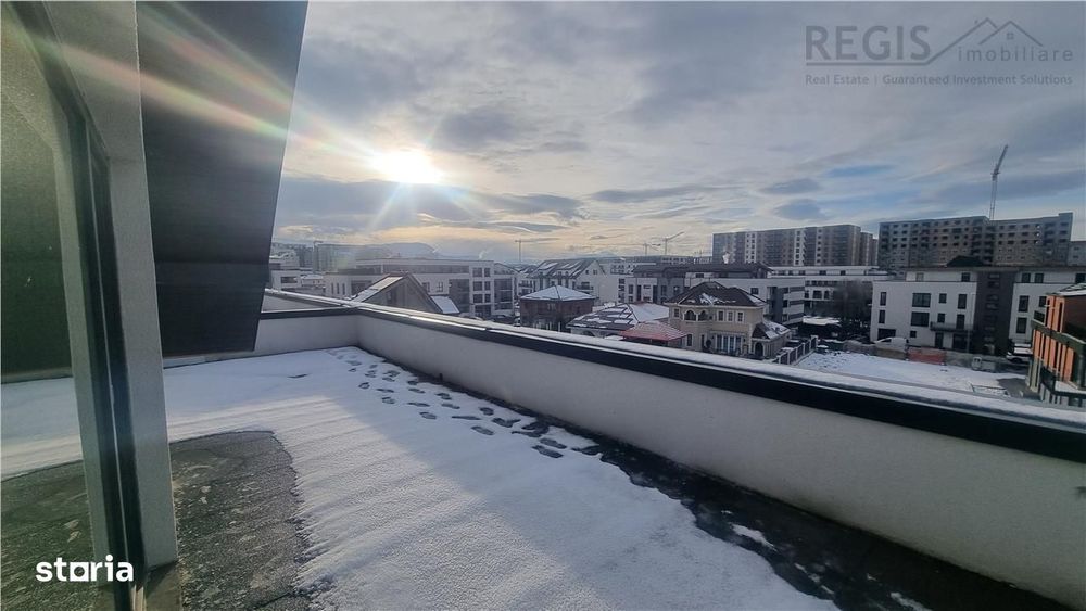 Penthouse de 3 camere zona Tractorul
