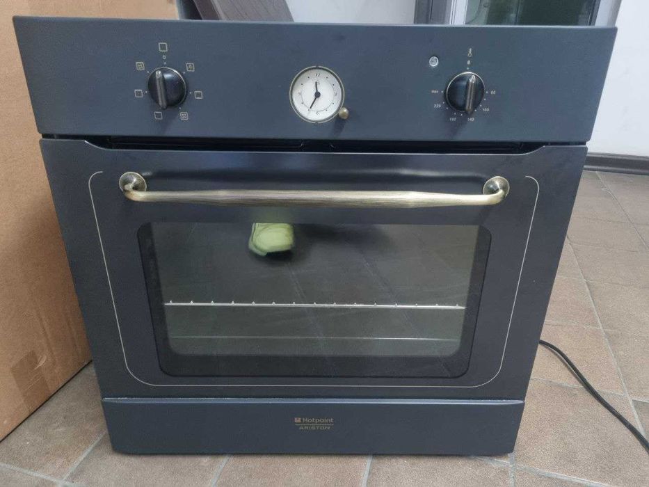 Духовой шкаф Hotpoint Ariston FHR 540