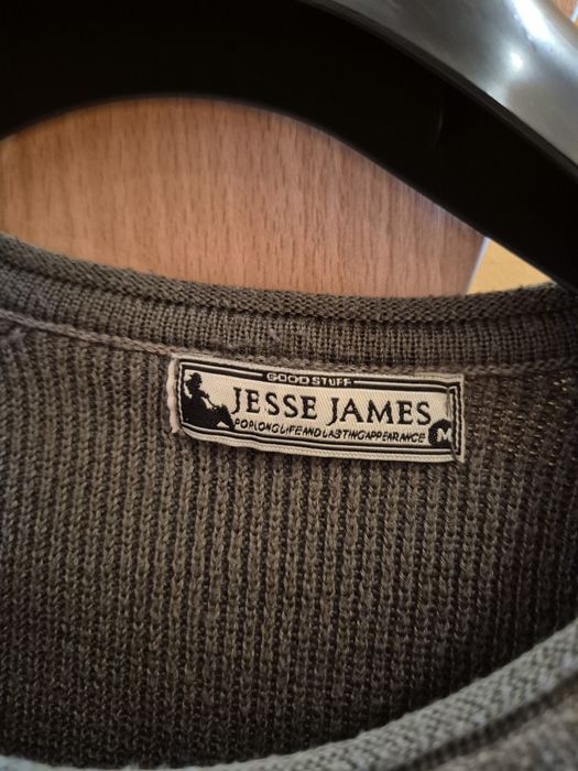 Продавам мъжки пуловери