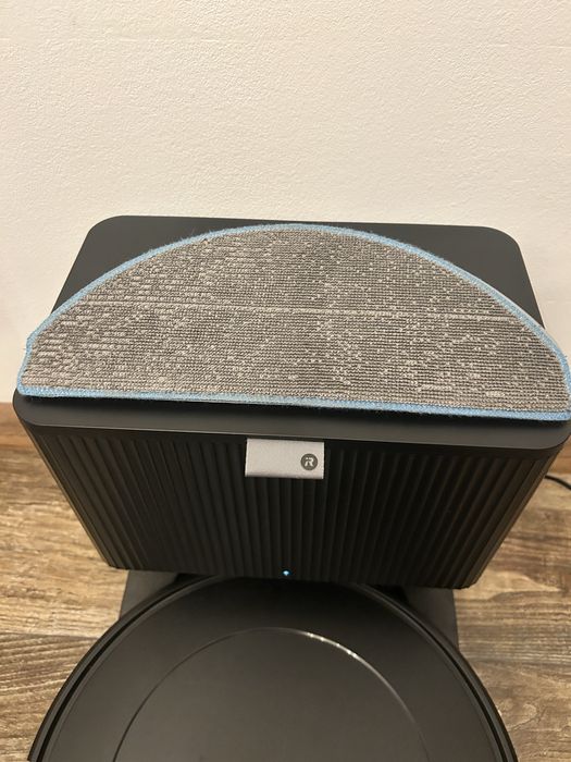 Прахосмукачка-робот 2 в 1 iRobot Combo 2 Essential Black