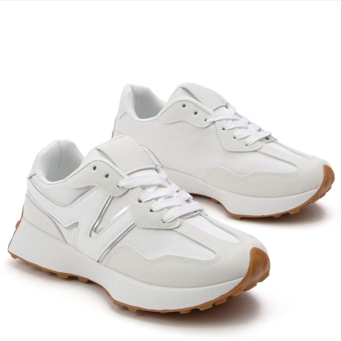 Сникърси еко кожа- бели