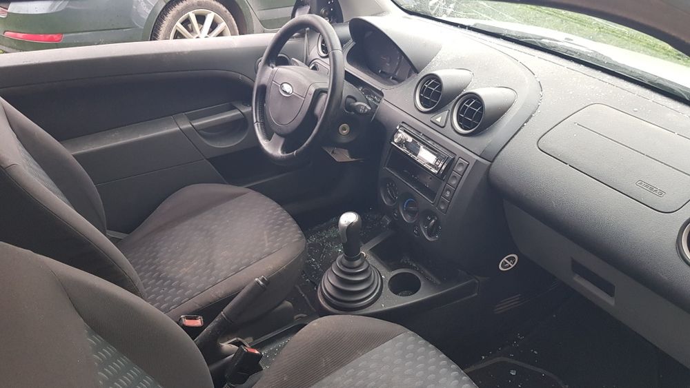 Форд Фиеста 1.25 с газов инжекцион на части