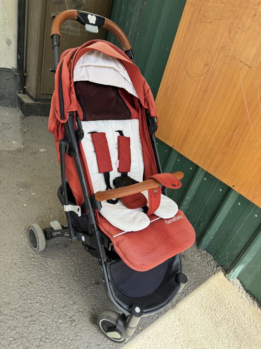 Продам коляску Benebaby