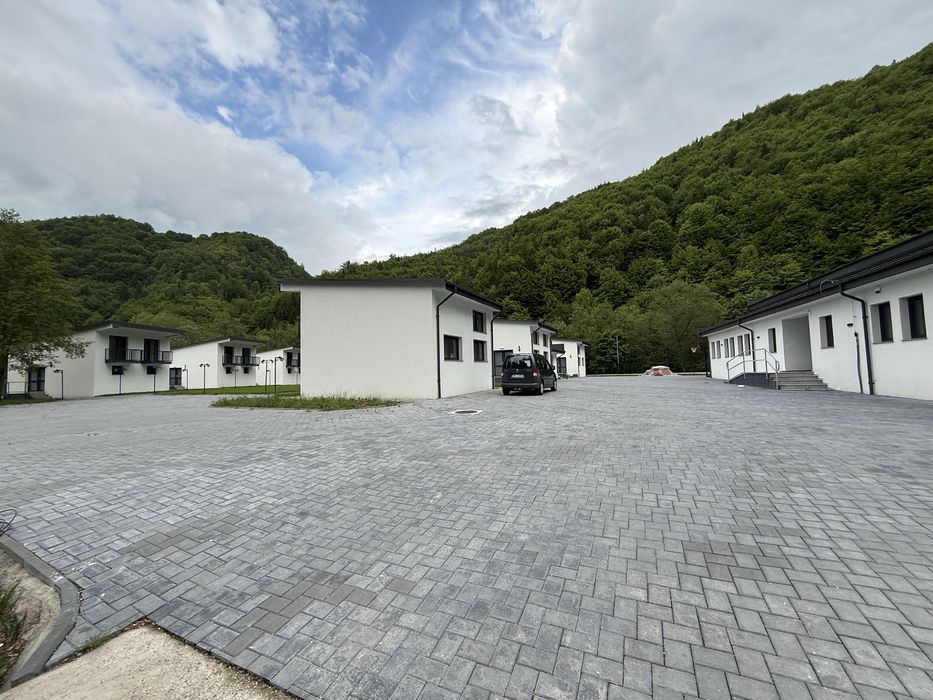 Complex de agrement si teren 10000mp zona Colibita constructie 2025