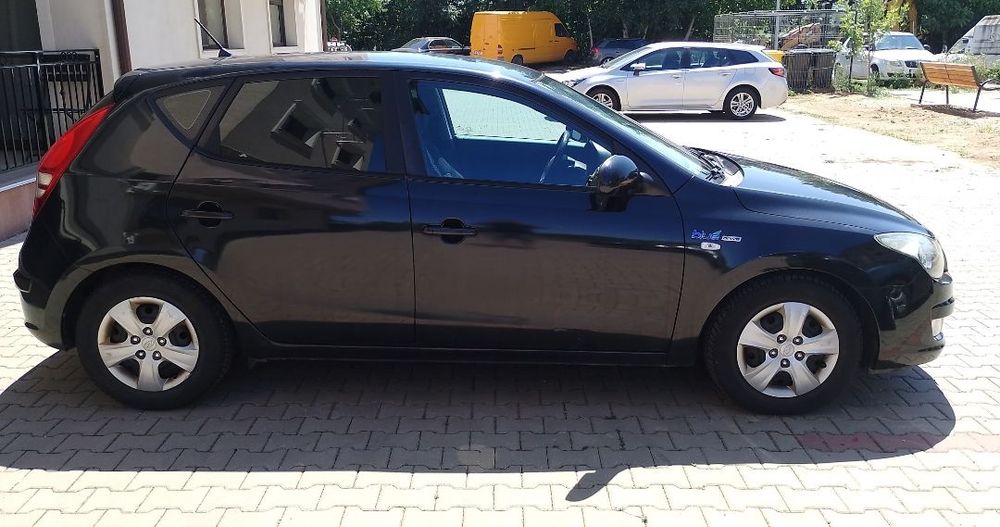 Vand Hyundai i30 din 2010 Blue Edition 1.4MPI 16 valve 105c.p