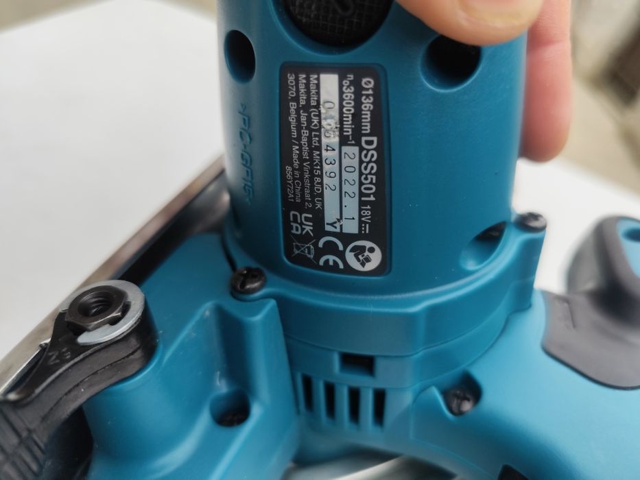 Акумулаторен ръчен циркуляр Макита Makita DSS501 + 5 Ah