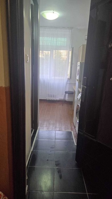 Proprietar inchiriez garsoniera Zona Medicina, Isho,12mp,baie proprie