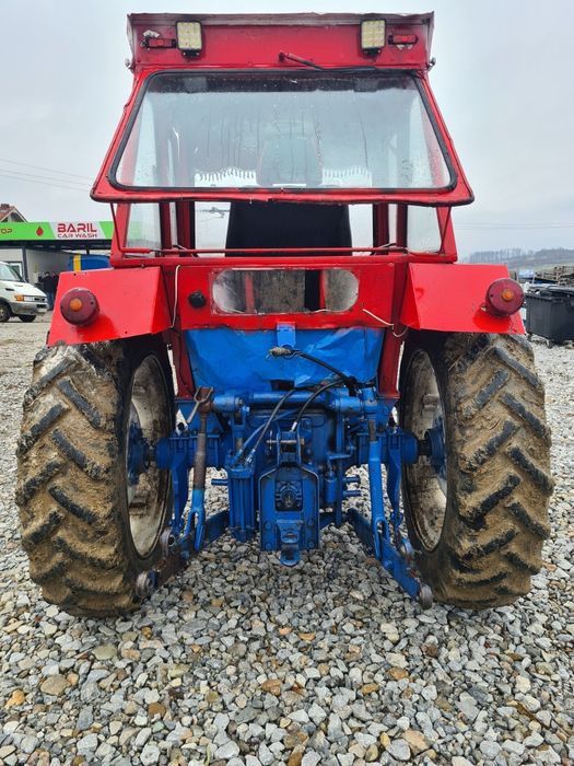 Tractor  Universal 651 DT cu motor de Saviem