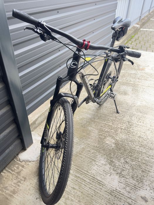 Vând bicicletă Cannondale trail