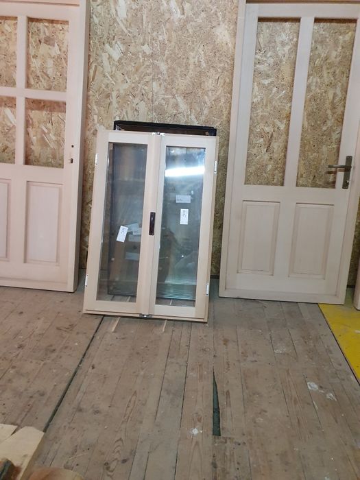 Ferestre din lemn cu sticlă termopan