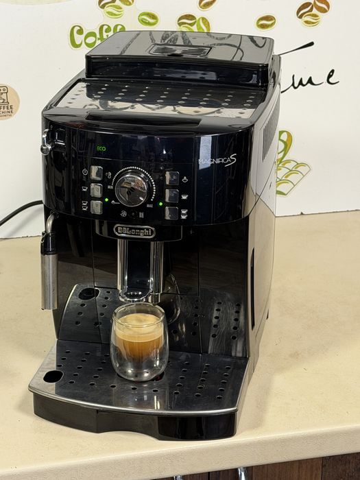 Кафемашина кафе автомат delonghi magnifica S с гаранция