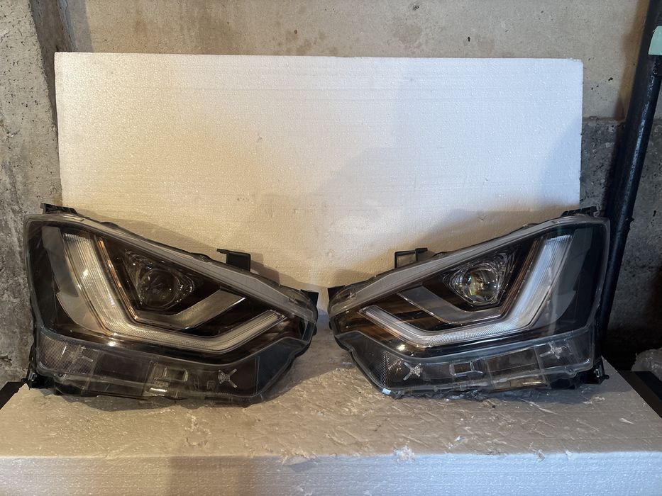 Комплект фарове Isuzu D-Max 2020-