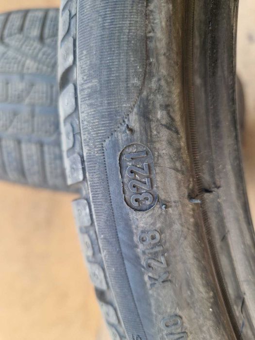 2 Pirelli R19 235/35 Зимни гуми  DOT3221