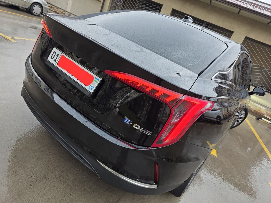 Hongqi E-QM5 500км. СРОЧНО сотилади.