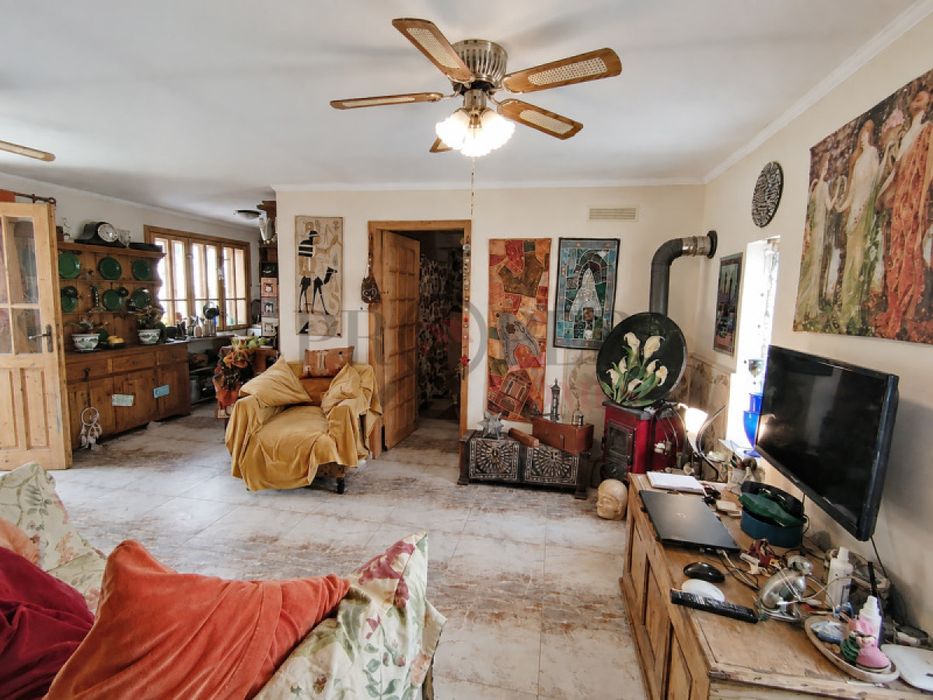Продажба Къща гр. Велико Търново - с. Хотница 130m² и двор 1670m²