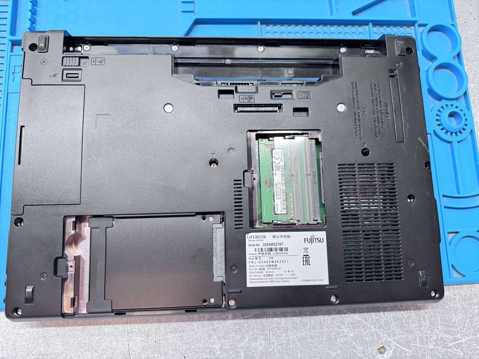 Реновиран лаптоп Fujitsu LIFEBOOK E546 14" TN i3-6100U 8GB DDR4 260GB SATA/SSD/ клас А/ 12м гаранция