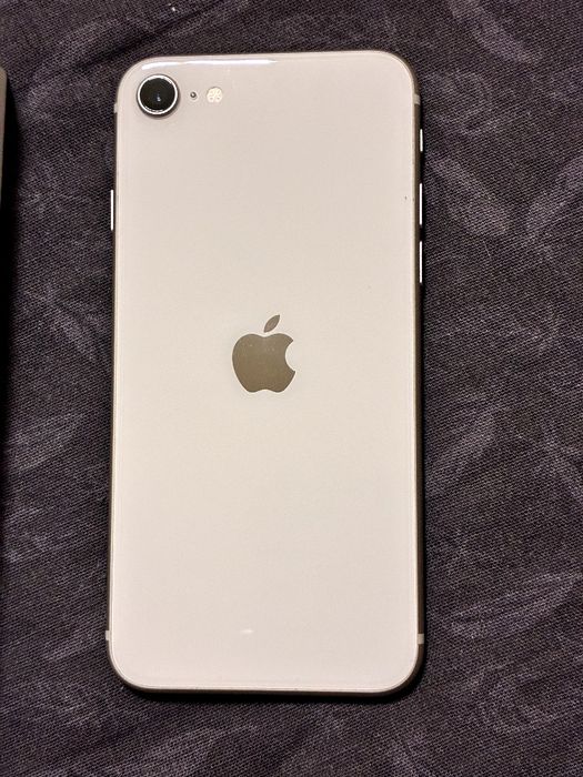 iPhone SE 2022 белый