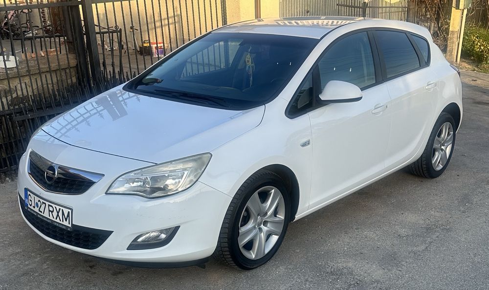 OPEL Astra 2011 — imagine 3