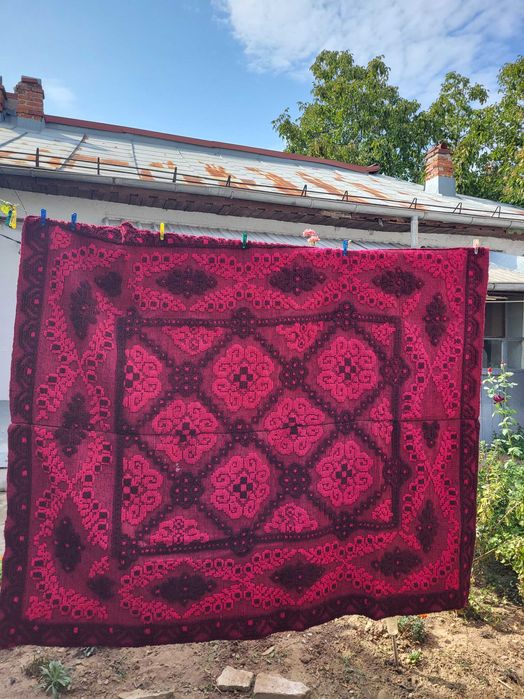 Vând macate noi, țesute manual din lână 100%; 2 buc.500 lei