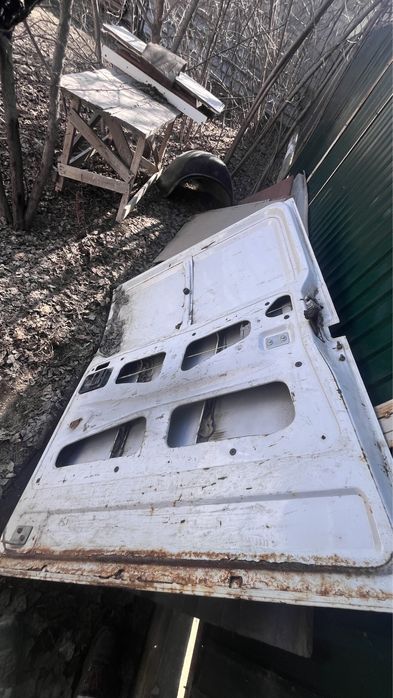 Боковой дверь на газель