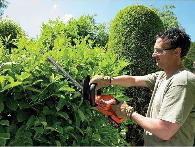 BLACK+DECKER 18V ​​ножица за жив плет с 2.0Ah, 45cm, GTC1845L20