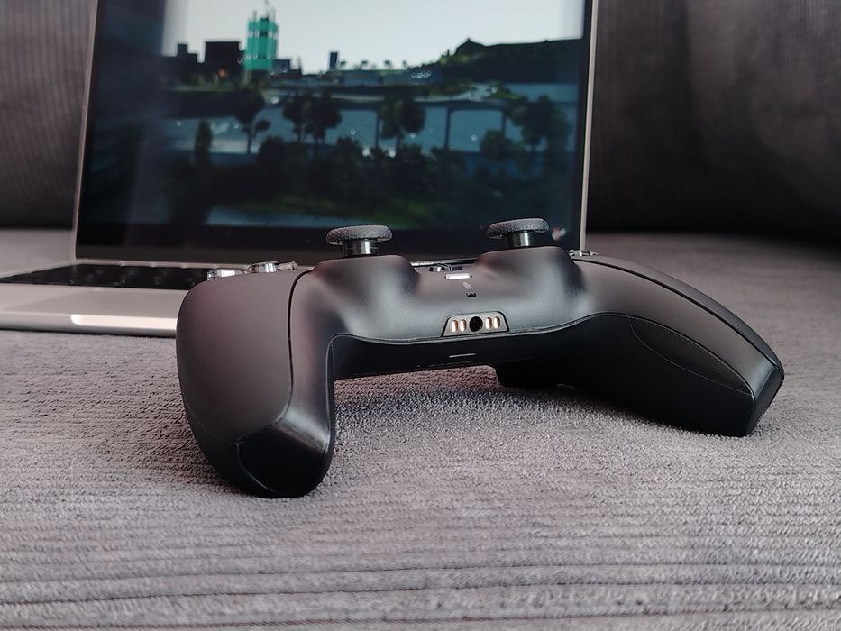 Продаю Sony DualSense в чёрном цвете
