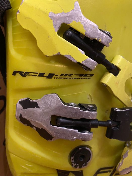 Състезателни ски GS, oбувки FISCHER, протектор за гръб Icetools