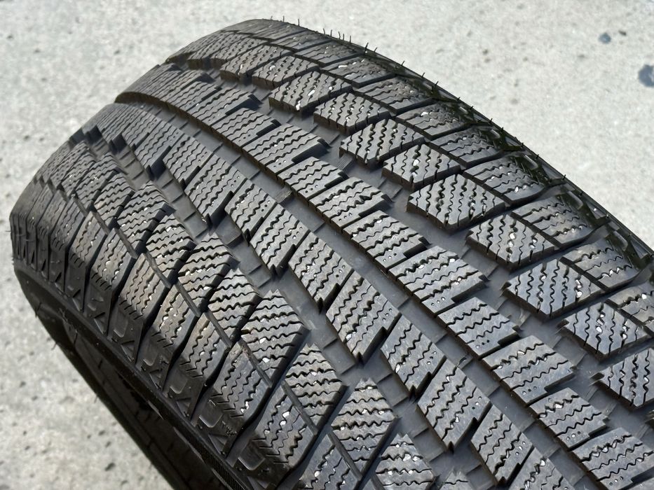 215|65 R16. Hilo Arctic.