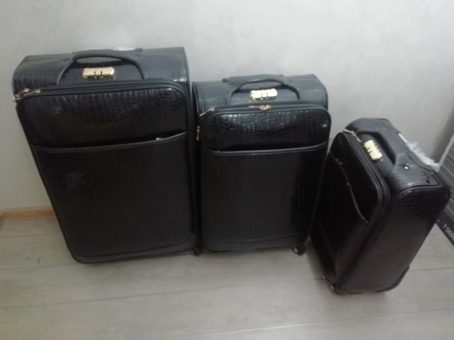 Продам чемоданы бу