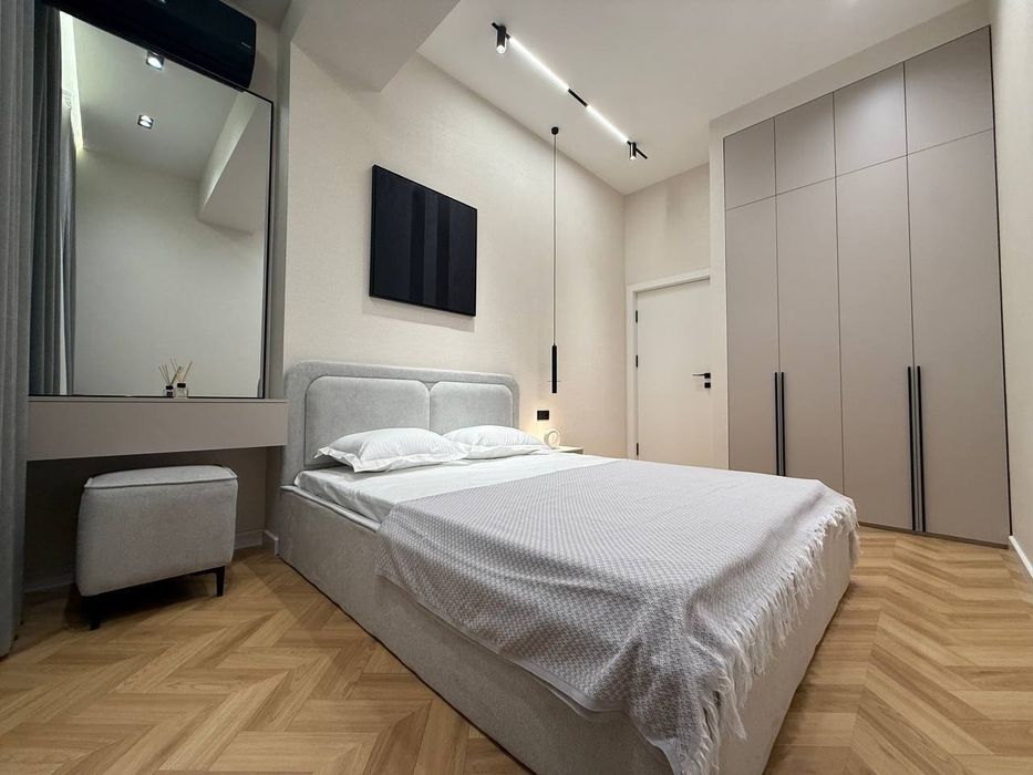 Продам квартиру Parkent Avenyu 2/1/10 50m2