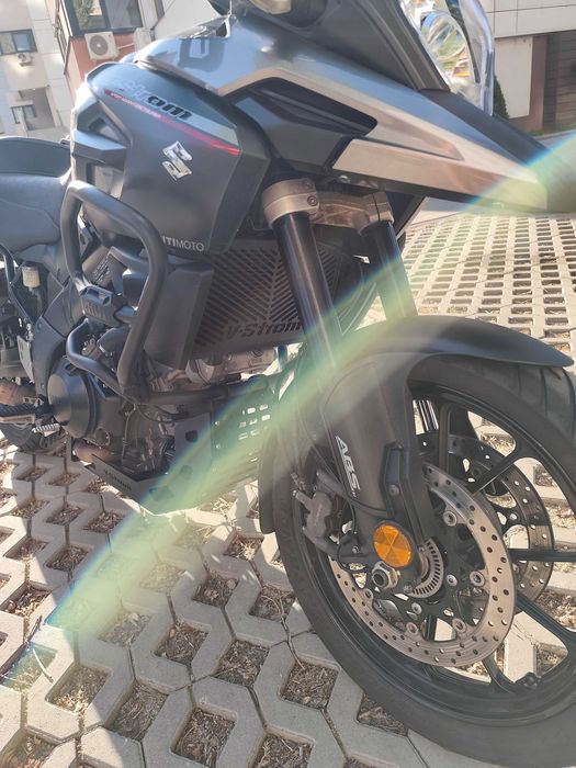 Suzuki Vstrom dl1000 2018 ABS cornering
