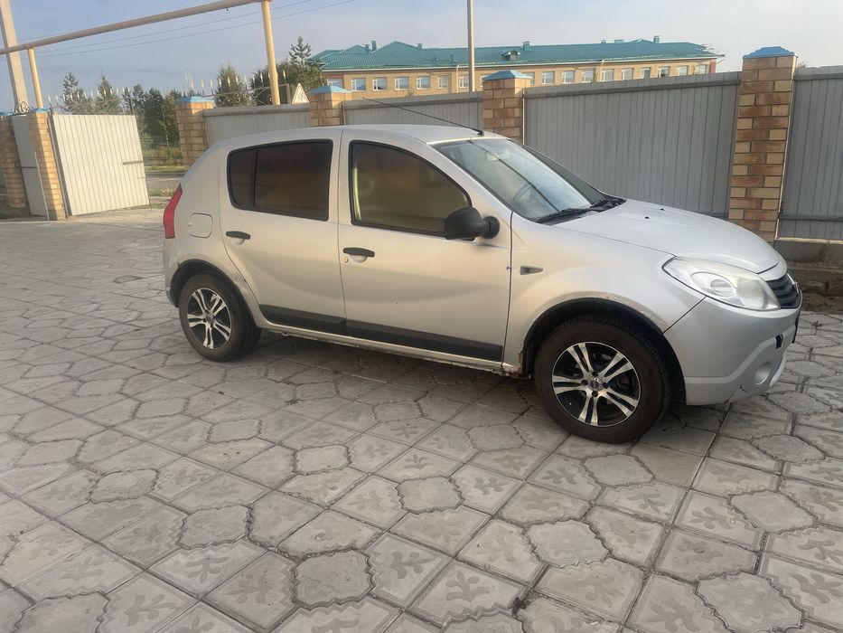 Продам рено сандеро