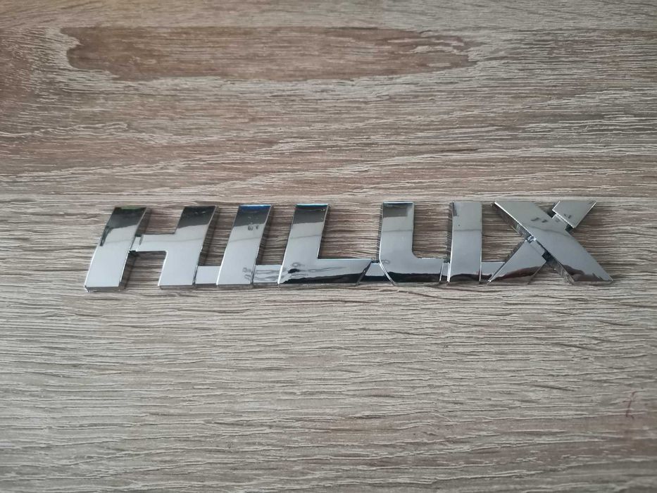 Toyota HILUX метална емблема 15 см