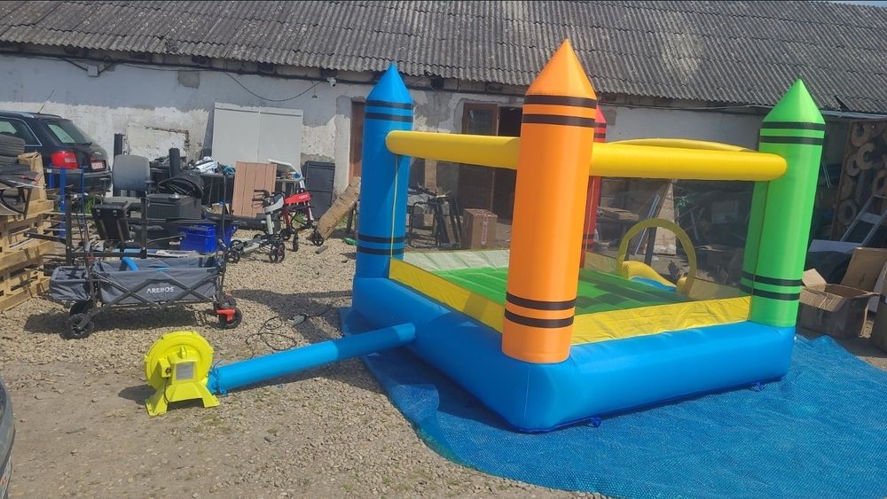 Loc de joaca gonflabil cu tot cu suflanta nou