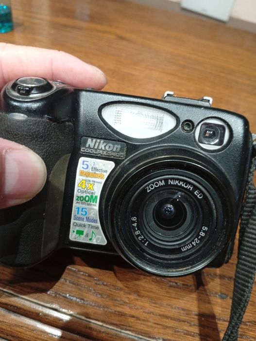 Aparat foto Nikon Coolpix 5400,acumulator și snur